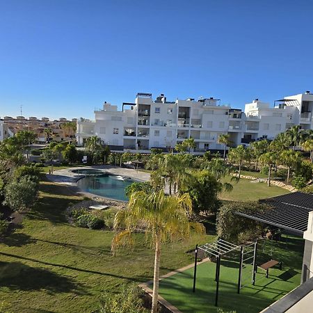 Nice 2 Bedroom Bali Apartment With Sea Views Torrevieja Kültér fotó