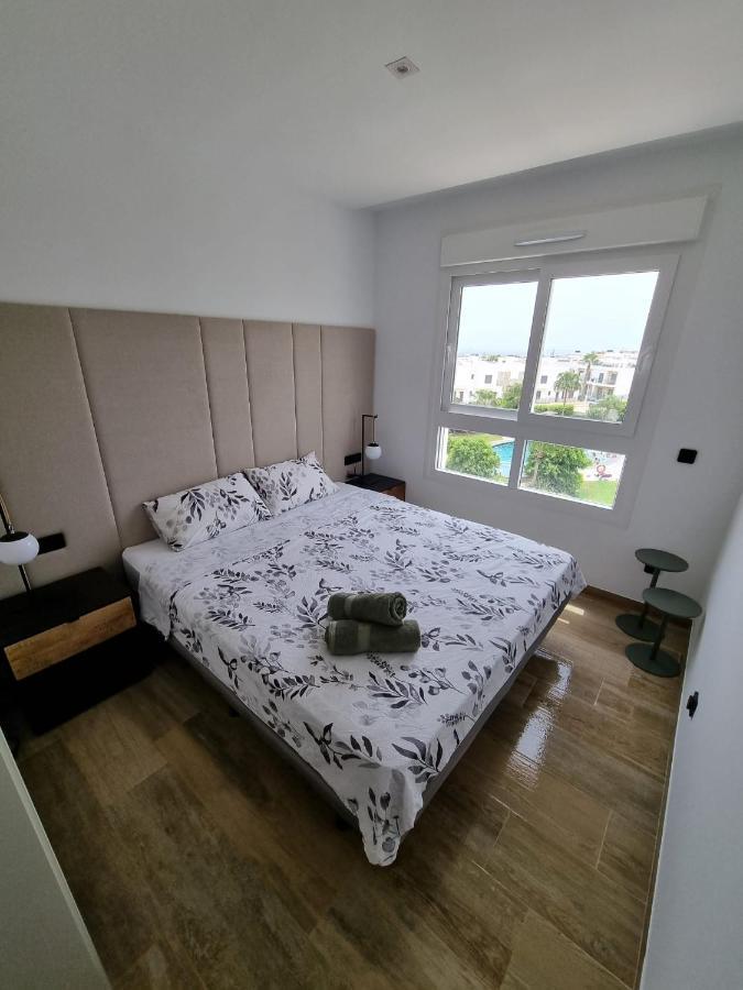 Nice 2 Bedroom Bali Apartment With Sea Views Torrevieja Kültér fotó