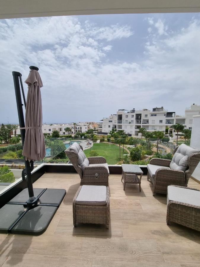 Nice 2 Bedroom Bali Apartment With Sea Views Torrevieja Kültér fotó