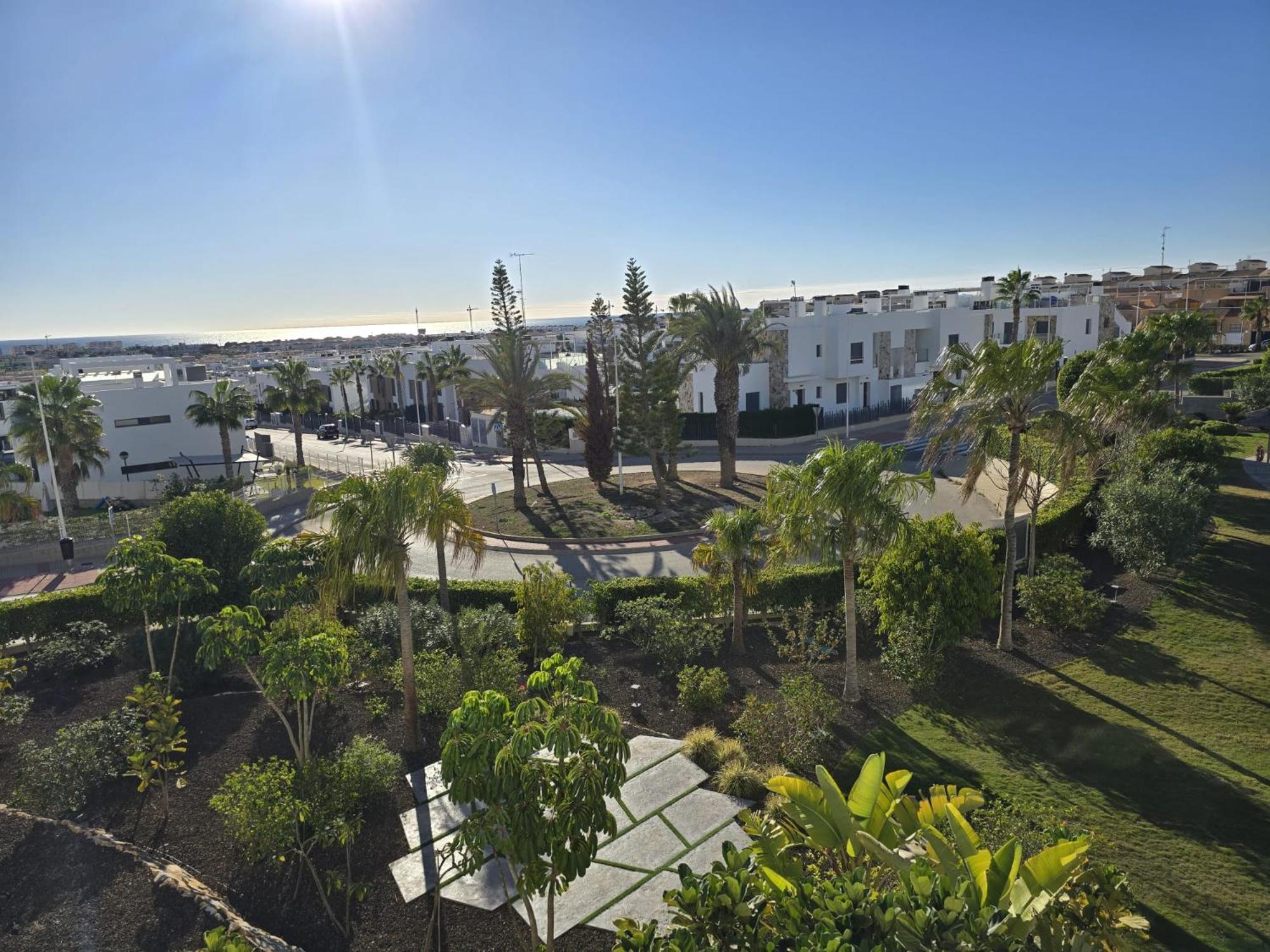 Nice 2 Bedroom Bali Apartment With Sea Views Torrevieja Kültér fotó