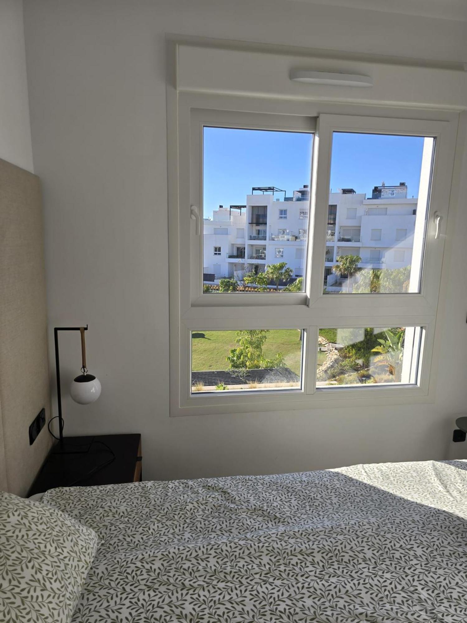 Nice 2 Bedroom Bali Apartment With Sea Views Torrevieja Kültér fotó