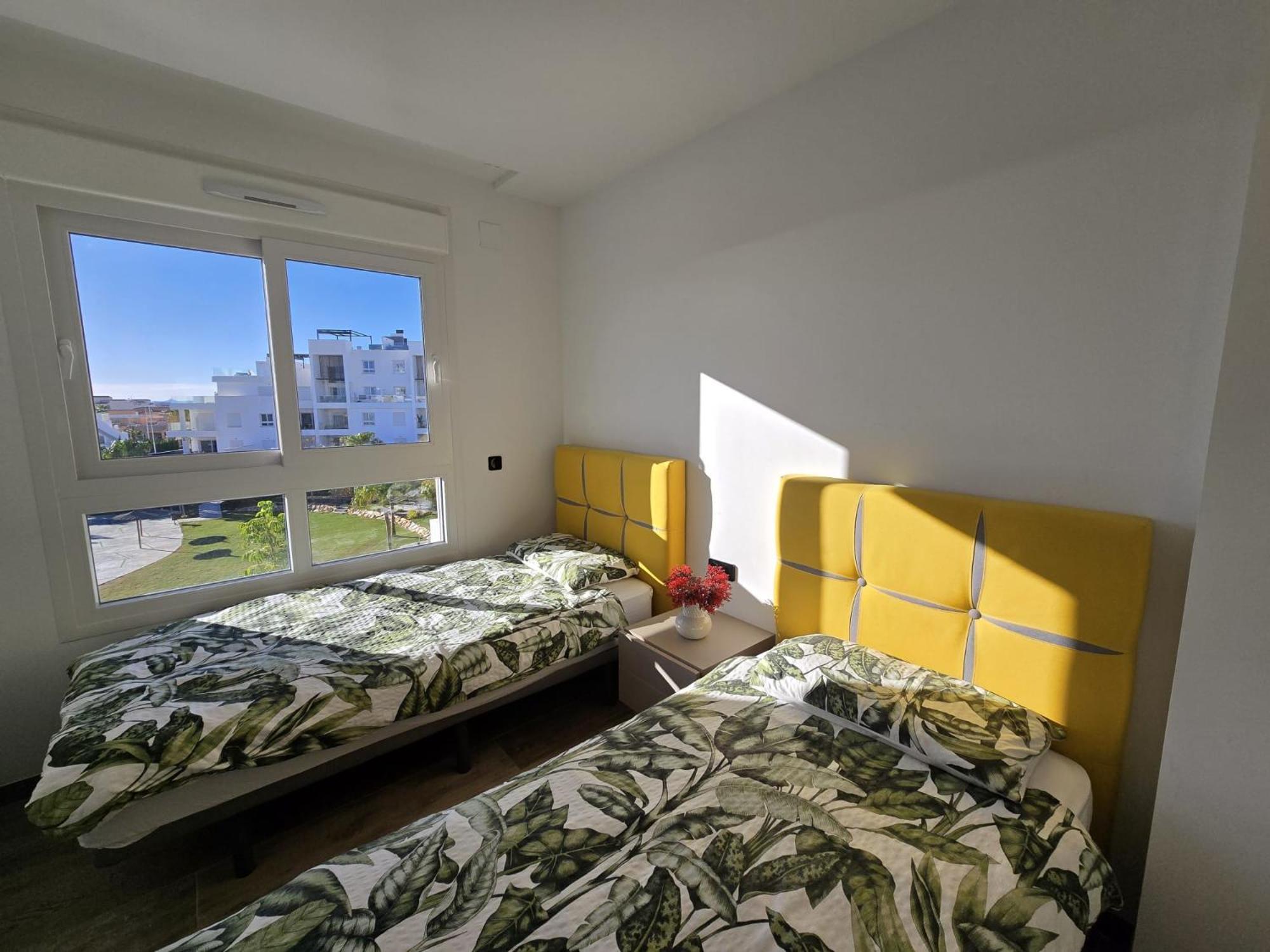 Nice 2 Bedroom Bali Apartment With Sea Views Torrevieja Kültér fotó