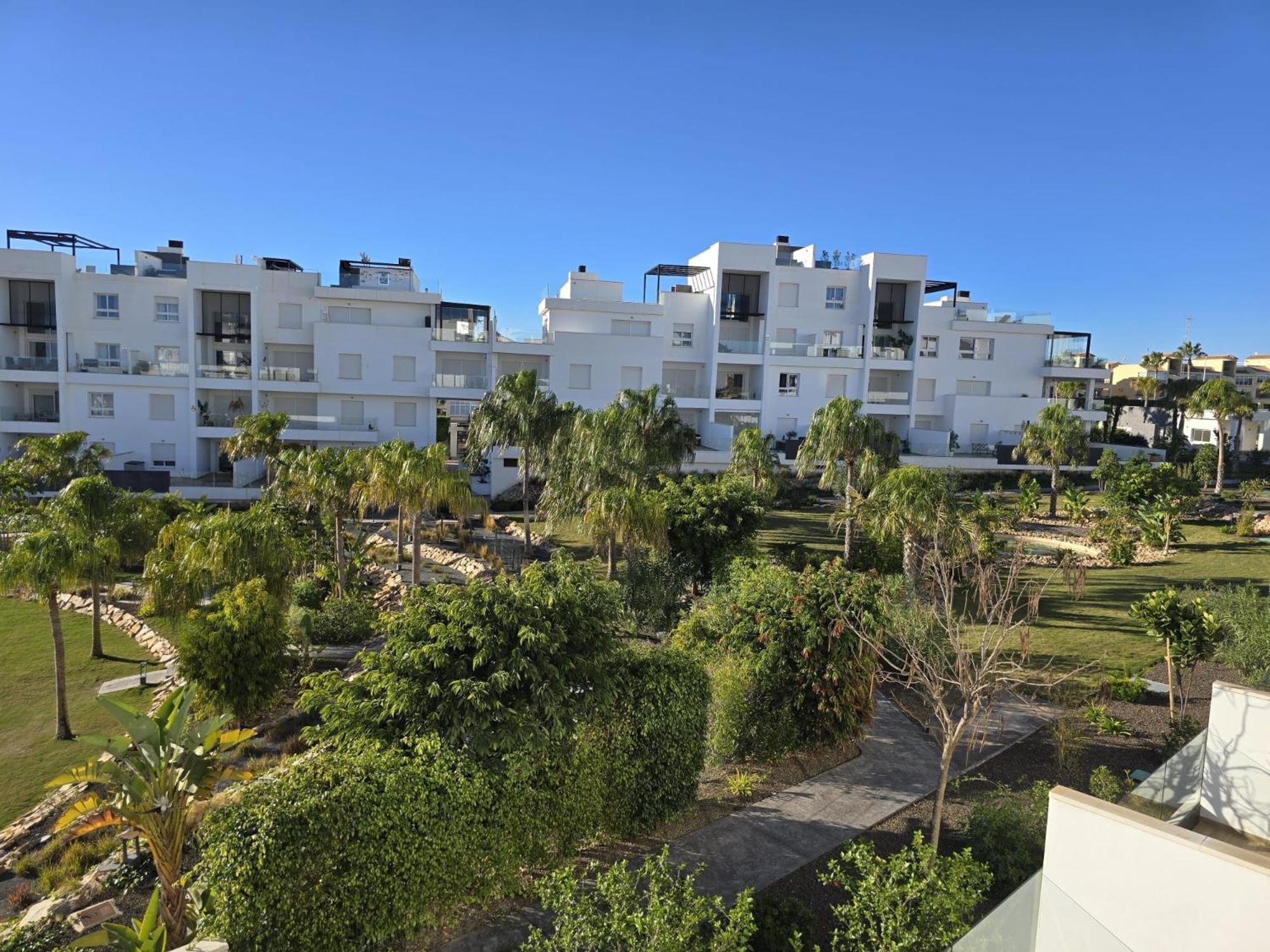 Nice 2 Bedroom Bali Apartment With Sea Views Torrevieja Kültér fotó