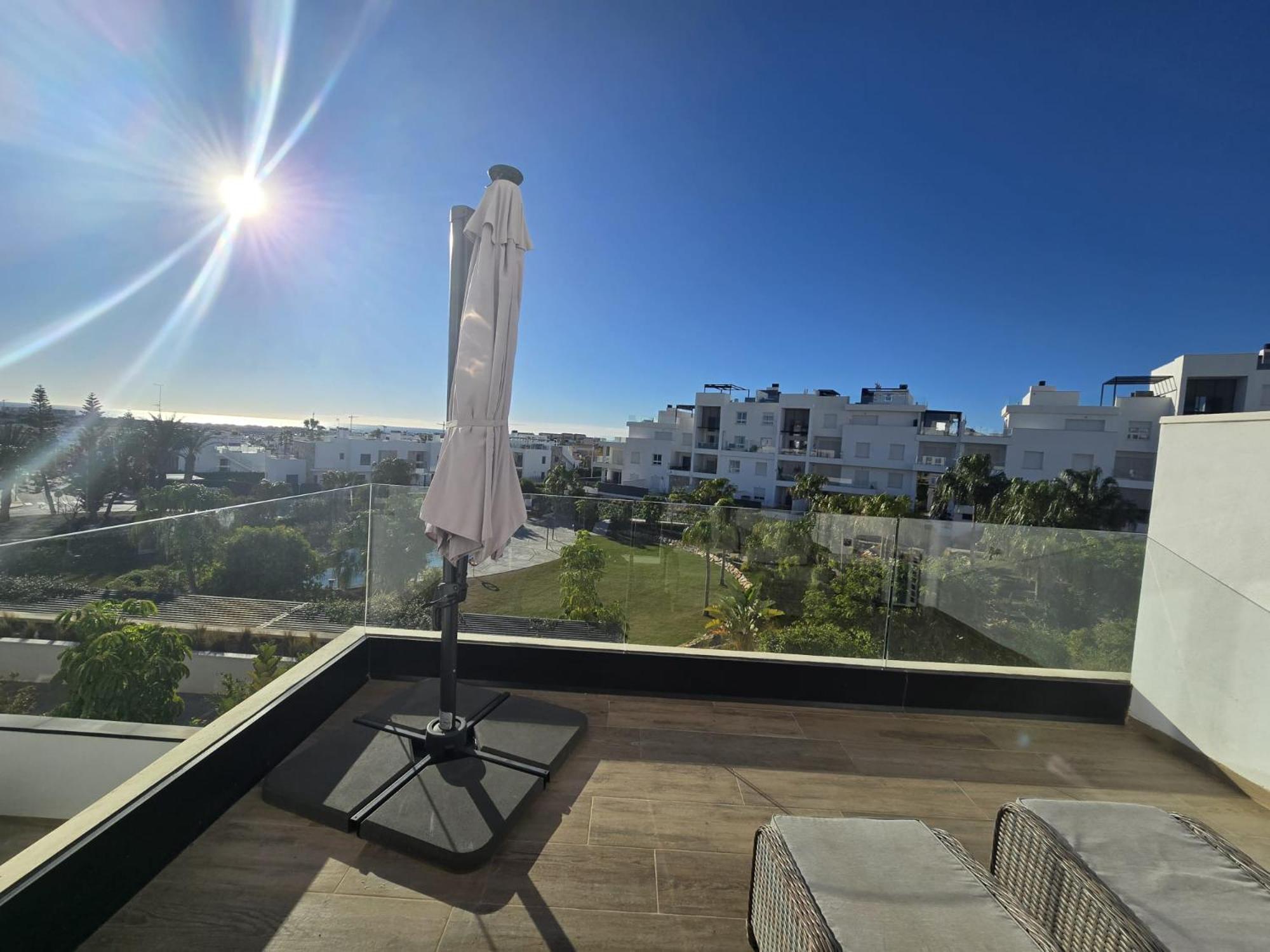 Nice 2 Bedroom Bali Apartment With Sea Views Torrevieja Kültér fotó